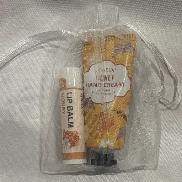 Koneuk Honey Hand Cream and Lip Balm Set - Picture 6 of 7